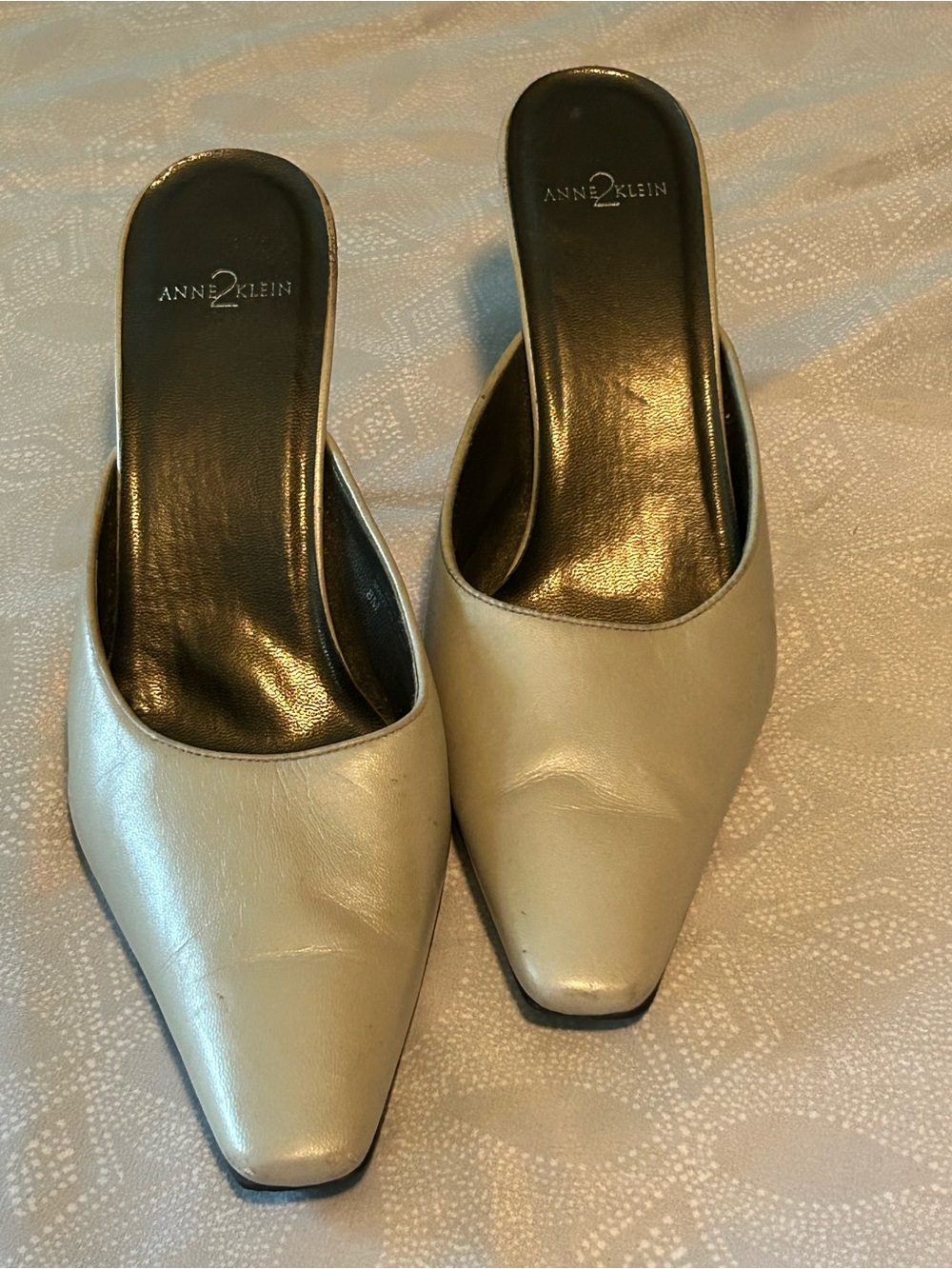 Anne Klein Cream Pointed-Toe Slip-On Mules kitten heels ! Worn